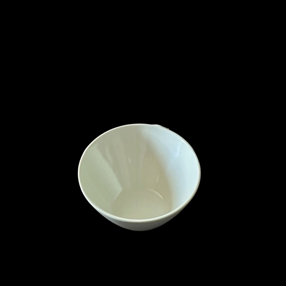 Carlisle Balsam 55544 White Melamine Angled Display Bowl 26 oz 8" - Picture 4 of 5
